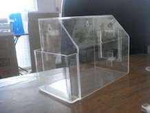 MAQUILA Y EXHIBIDORES DE ACRTILICO